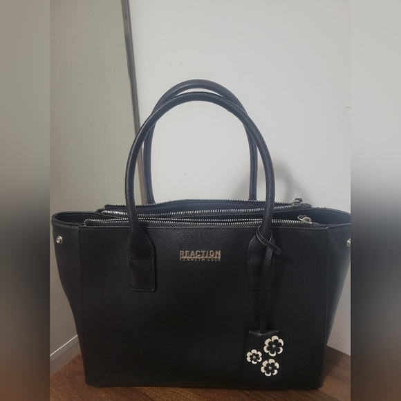 Kenneth Cole Reaction Large Black Tote Style Purse / Handbag - Picture 9 of 11